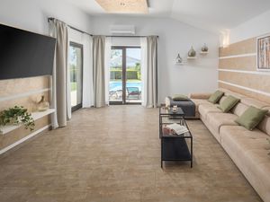 23950294-Ferienhaus-8-Umag-300x225-3