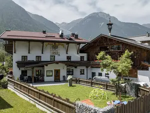 Ferienhaus für 12 Personen (220 m²) in Umhausen