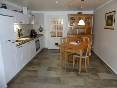 FH Holz Küche mit Essplatz