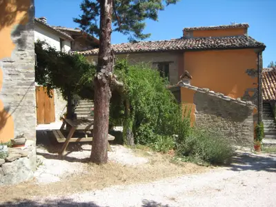 Innenbereich mit Haupthaus