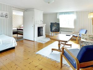 18287009-Ferienhaus-5-Väddö-300x225-3