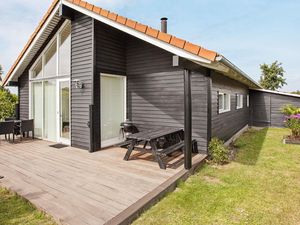 23097683-Ferienhaus-6-Væggerløse-300x225-1