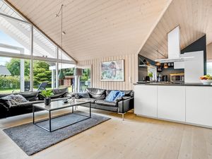 23729428-Ferienhaus-8-Væggerløse-300x225-2