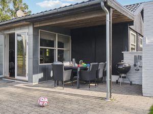 23734992-Ferienhaus-8-Væggerløse-300x225-1