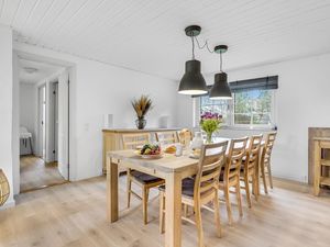 23731386-Ferienhaus-12-Væggerløse-300x225-5