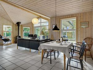 23719071-Ferienhaus-8-Væggerløse-300x225-5