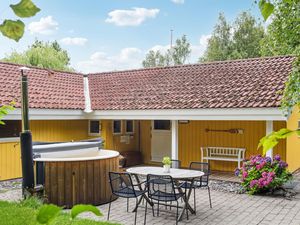 23824239-Ferienhaus-6-Væggerløse-300x225-1