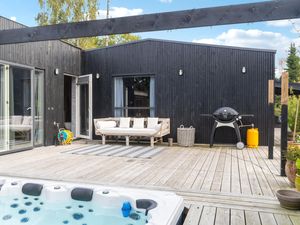 23952580-Ferienhaus-6-Væggerløse-300x225-1