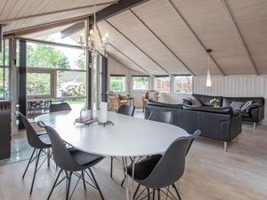 23142273-Ferienhaus-8-Væggerløse-300x225-3