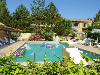 PoolOfHouse