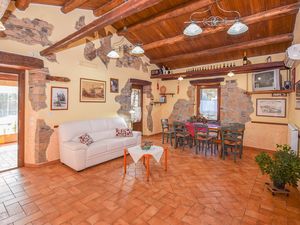 23749721-Ferienhaus-6-Valentano-300x225-2