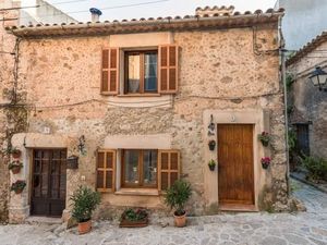 22617767-Ferienhaus-3-Valldemossa-300x225-1