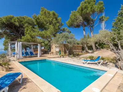 PoolOfHouse