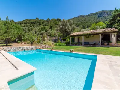 PoolOfHouse