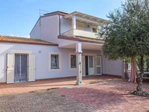 23748352-Ferienhaus-6-Valledoria-300x225-0