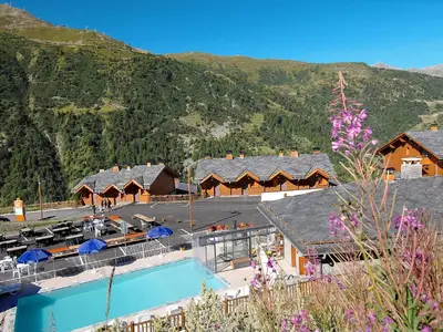 PoolOfHouse