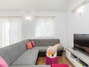 23741712-Ferienhaus-8-Valtura-300x225-2