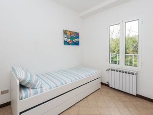 23914365-Ferienhaus-6-Varazze-300x225-3