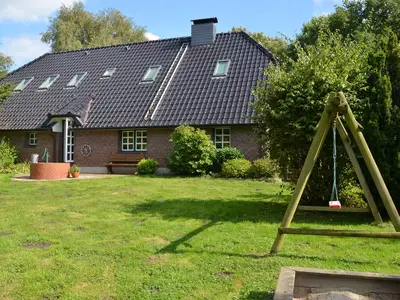 Ferienhaus für 8 Personen (240 m²) in Varel 1/10