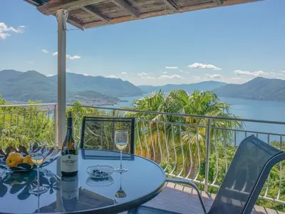 Ferienhaus für 9 Personen (163 m²) in Varese 1/10
