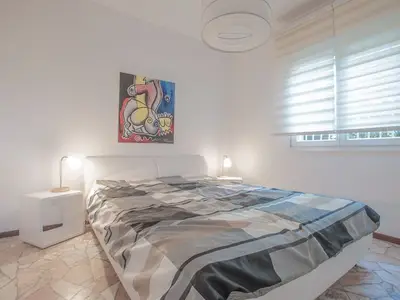 Ferienhaus für 9 Personen (163 m²) in Varese 3/10