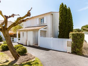 23846130-Ferienhaus-4-Vaux Sur Mer-300x225-5