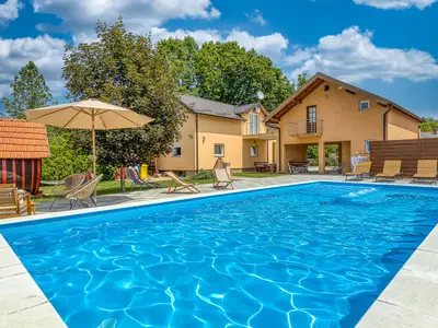 Ferienhaus mit privatem Pool