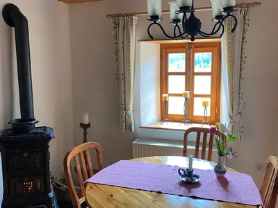 Esszimmer mit Kaminofen