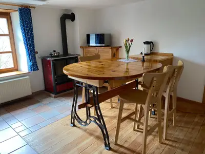 Küche mit Holzkohleherd