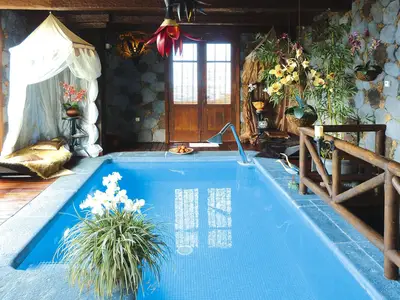 PoolOfHouse