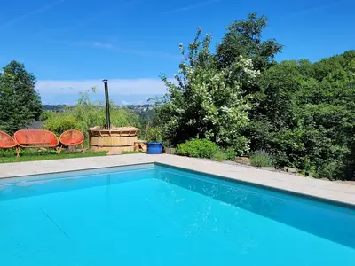 PoolOfHouse