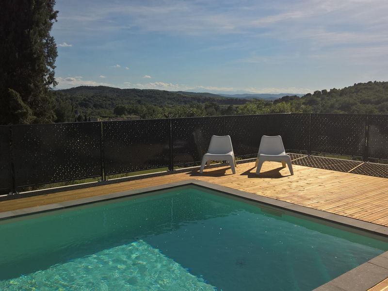 piscine au soleil à 17 heures