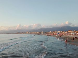 23660319-Ferienhaus-4-Viareggio-300x225-0