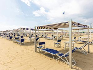 23726677-Ferienhaus-6-Viareggio-300x225-4