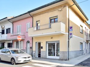 24001286-Ferienhaus-4-Viareggio-300x225-3