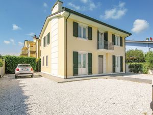 23738315-Ferienhaus-8-Viareggio-300x225-0