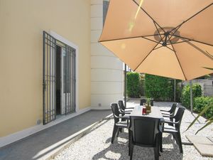 23738315-Ferienhaus-8-Viareggio-300x225-1