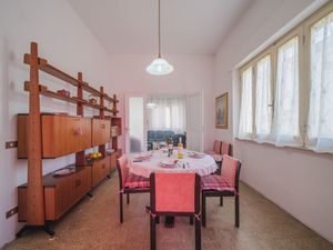 23867602-Ferienhaus-7-Viareggio-300x225-2