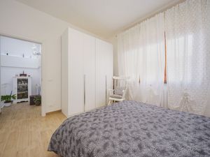 23866757-Ferienhaus-3-Viareggio-300x225-5