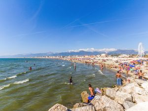 24051097-Ferienhaus-6-Viareggio-300x225-5