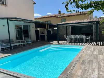PoolOfHouse