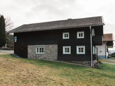 Außenseite Ferienhaus [Sommer]