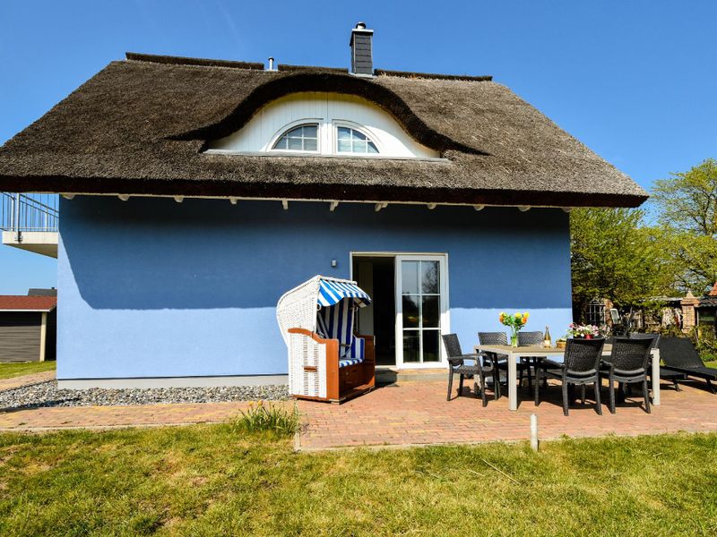 Terrasse. Ferienhaus Seemöwe Terasse mit Strandkorb