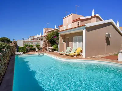 PoolOfHouse