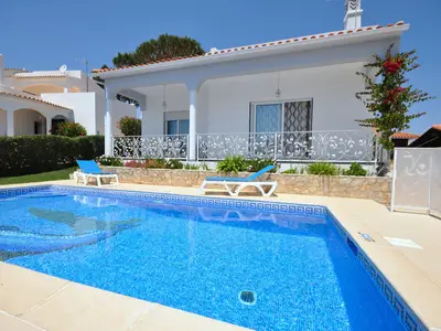 PoolOfHouse