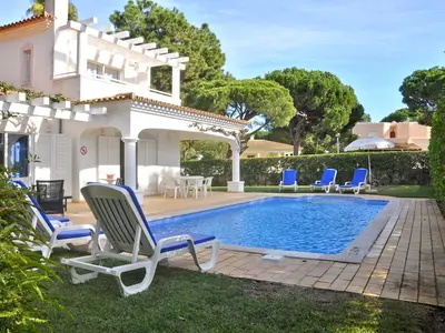 PoolOfHouse