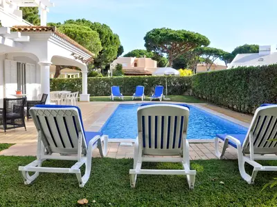 PoolOfHouse