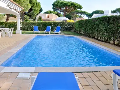 PoolOfHouse