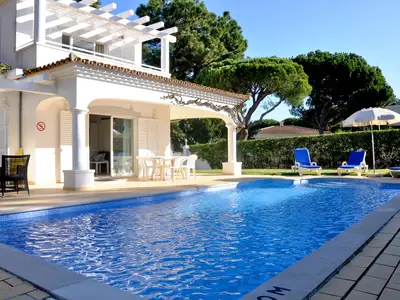 PoolOfHouse