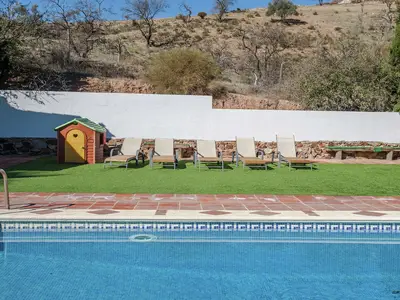 PoolOfHouse